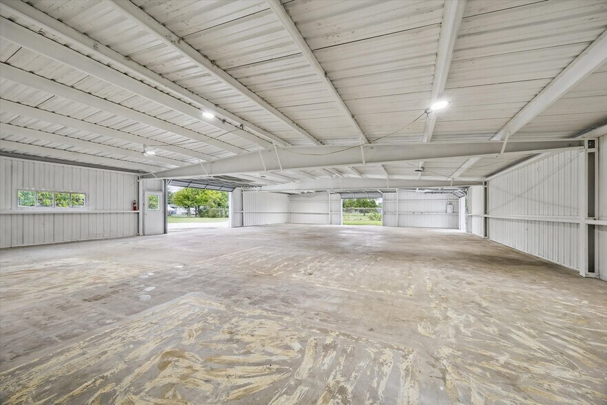 610 New York St, Navasota, TX à louer - Photo de l’immeuble – Image 3 sur 11