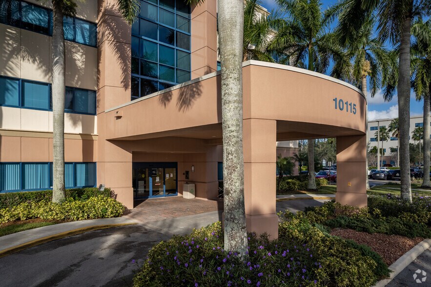 10115 Forest Hill Blvd, Wellington, FL à louer - Photo de l’immeuble – Image 3 sur 6