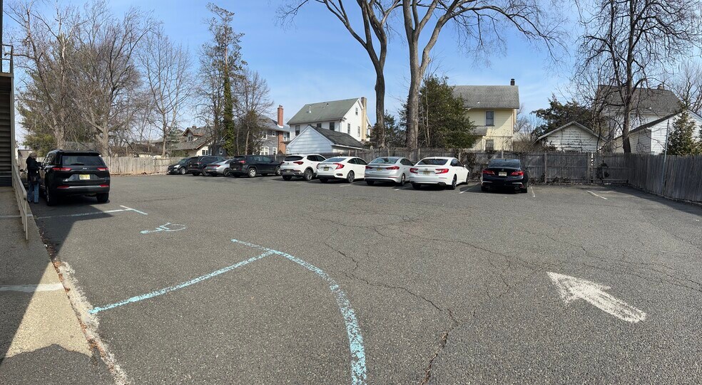 577 Westfield Ave, Westfield, NJ à louer - Photo de l’immeuble – Image 2 sur 8