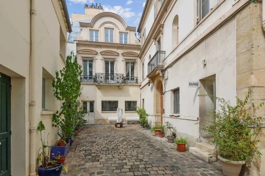 17 Rue Du Faubourg Du Temple, Paris à louer - Photo de l’immeuble – Image 2 sur 9