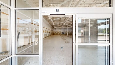 61101-61125 Airport Rd, Slidell, LA à louer Numérisation 3D Matterport– Image 1 sur 31