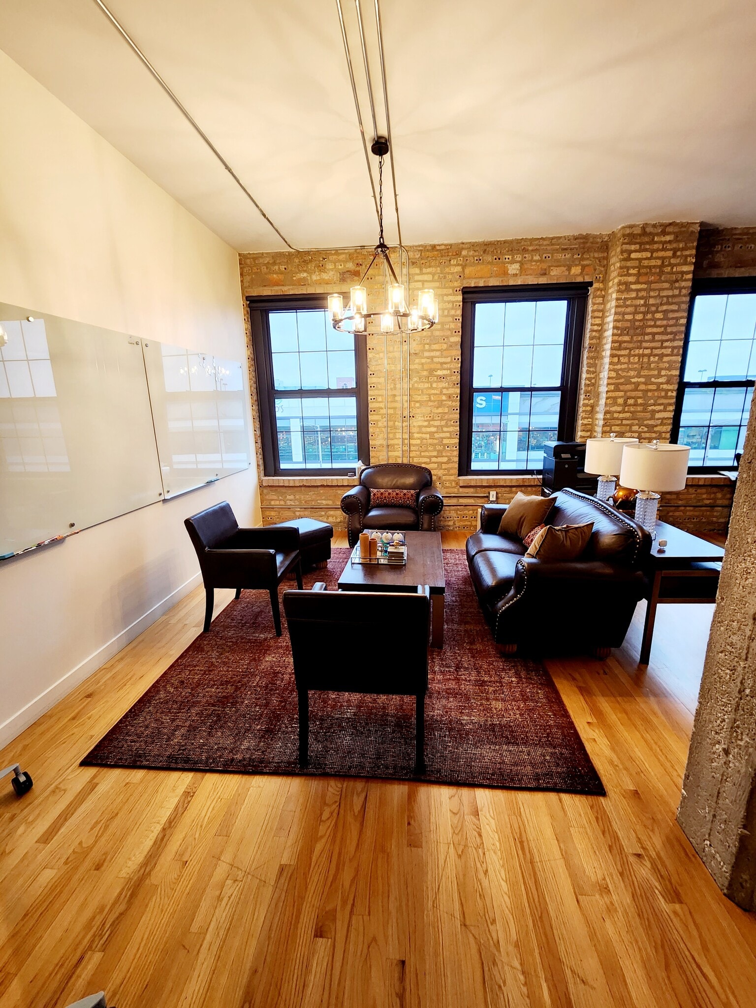 4809 N Ravenswood Ave, Chicago, IL à louer Photo de l’immeuble– Image 1 sur 8