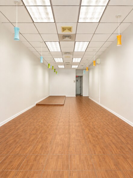 1714 Avenue M, Brooklyn, NY à louer - Photo de l’immeuble – Image 2 sur 6