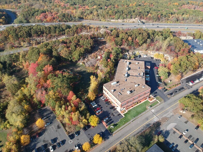 51 Jubilee Dr, Peabody, MA à vendre - Photo de l’immeuble – Image 3 sur 5