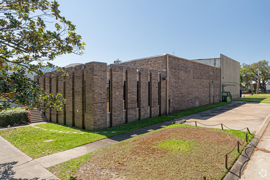 134 Brookhollow Esplanade, New Orleans, LA à louer - Photo de l’immeuble – Image 2 sur 13