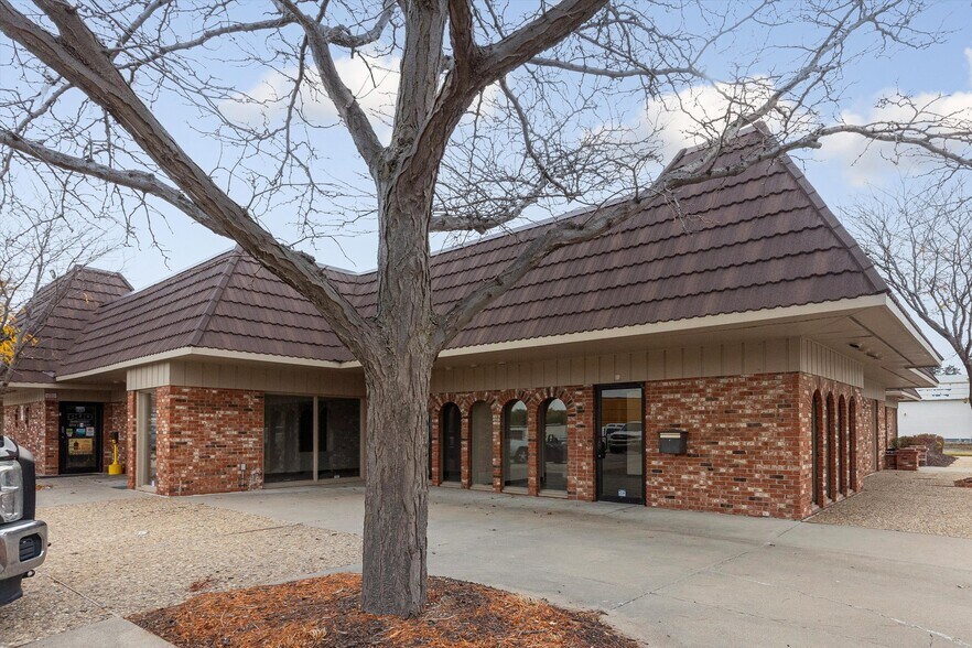 3015 N 90th St, Omaha, NE à louer - Photo de l’immeuble – Image 1 sur 8