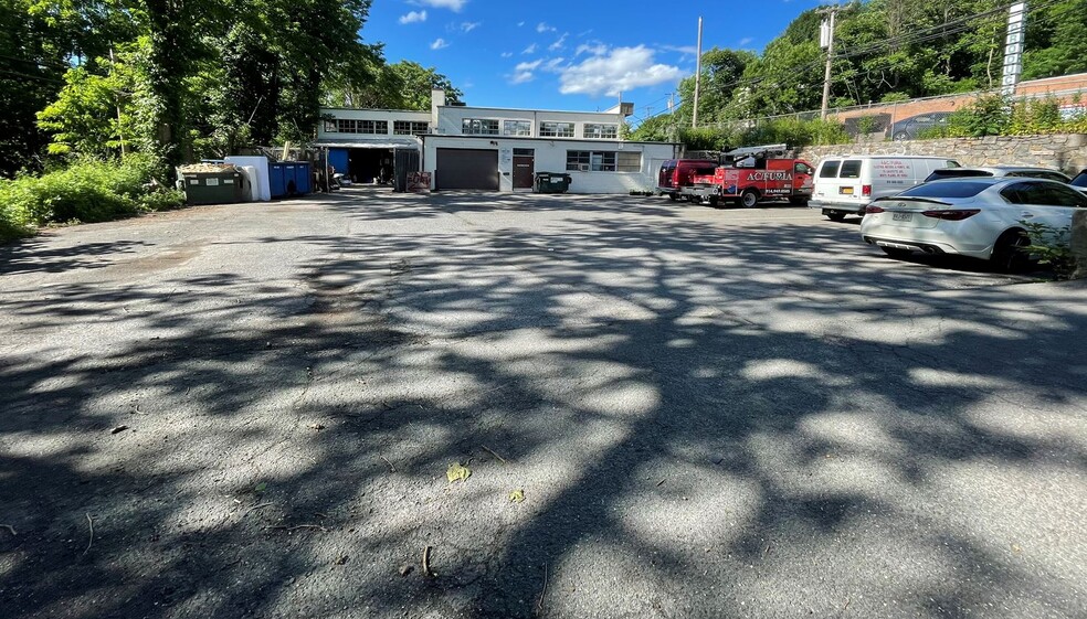 77 Lafayette Ave, White Plains, NY à louer - Photo de l’immeuble – Image 3 sur 18