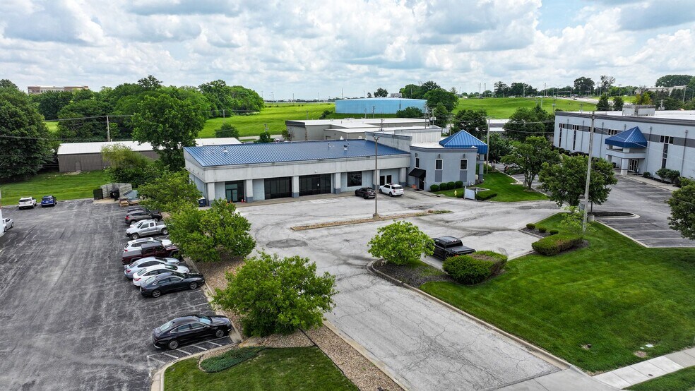 801 NW Commerce Dr, Lee's Summit, MO à vendre - Photo de l’immeuble – Image 2 sur 4