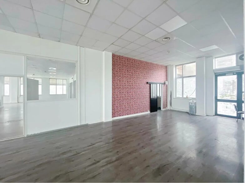 Bureau dans Neuilly-Plaisance à vendre - Photo intérieure – Image 3 sur 14