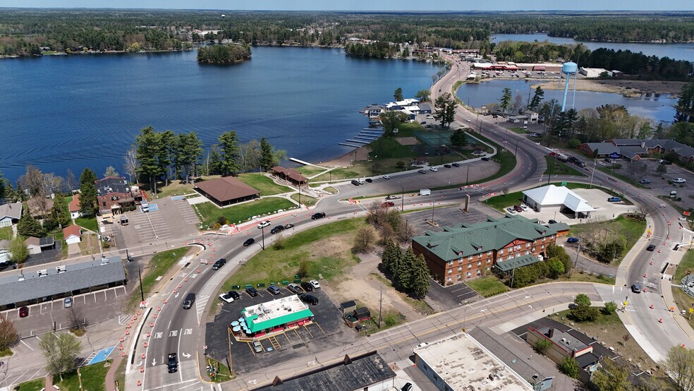 E Front Street On East Front Street, Minocqua, WI à vendre - Photo de l’immeuble – Image 3 sur 6