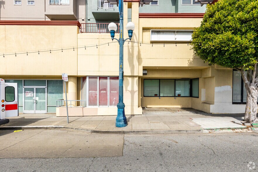1728-1770 Ocean Ave, San Francisco, CA à louer - Photo de l’immeuble – Image 2 sur 2