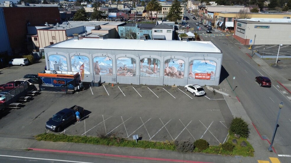 737 G St, Arcata, CA à vendre - Photo de l’immeuble – Image 3 sur 14