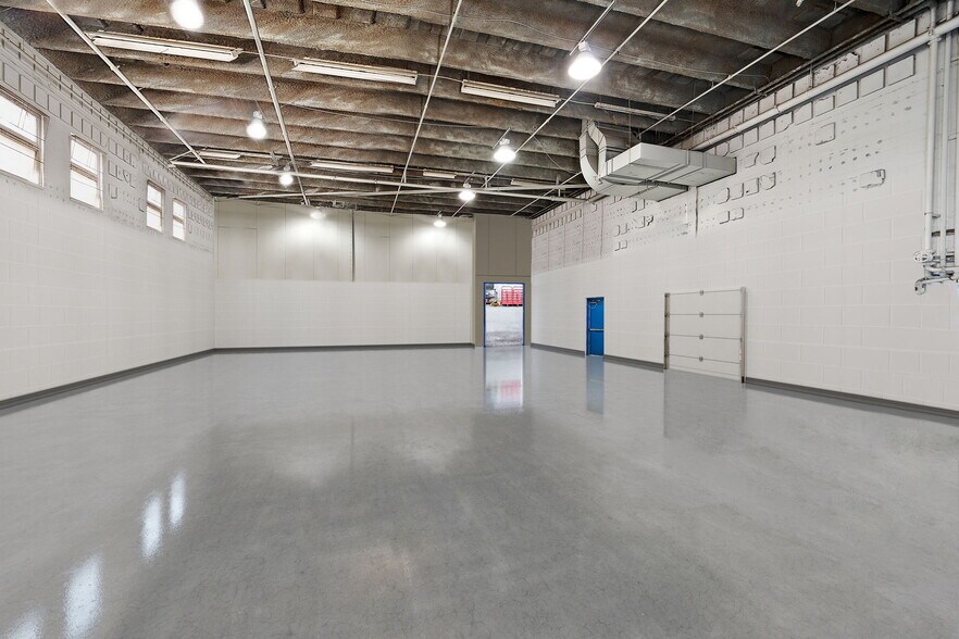 5575 Boul Metropolitain E, Montréal, QC à louer - Photo intérieure – Image 1 sur 32