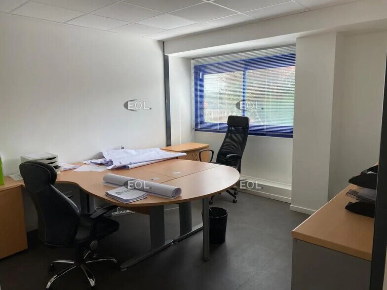 Local d’activités dans Fontenay-Trésigny à louer - Photo intérieure – Image 3 sur 3