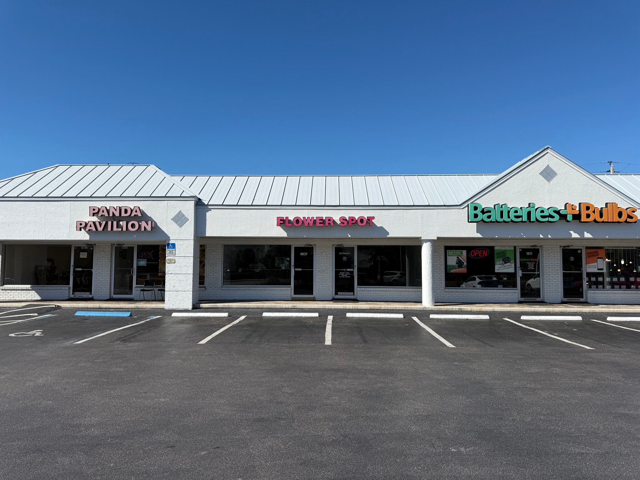 1801-1841 Tamiami Trl N, Naples, FL à louer Photo intérieure– Image 1 sur 10