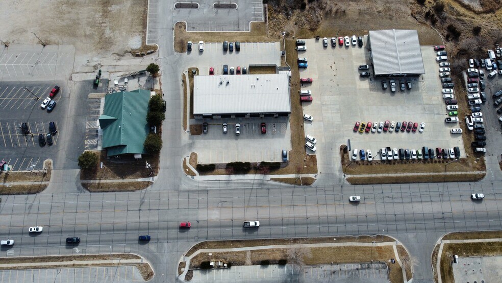 101 SW 14th Pl, Lincoln, NE à louer - Photo de l’immeuble – Image 2 sur 4