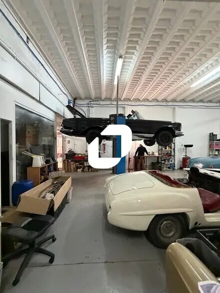 Local d’activités dans Morainvilliers à louer - Photo intérieure – Image 2 sur 6