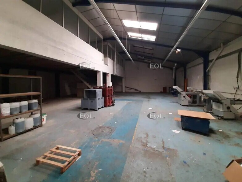 Local d'activités dans Maisons-Alfort à vendre - Photo de l’immeuble – Image 2 sur 11