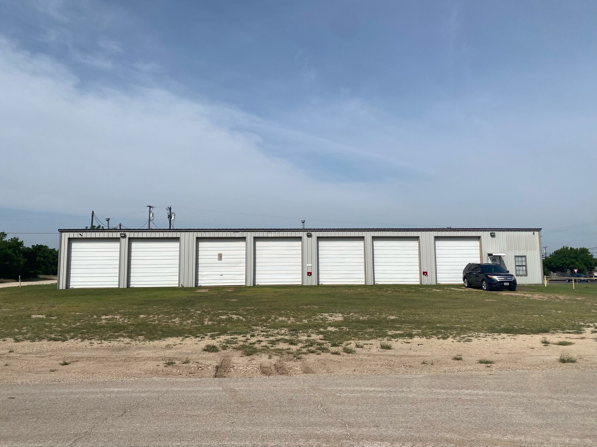 104 N Arthur St, Mcgregor, TX à louer Photo principale– Image 1 sur 10