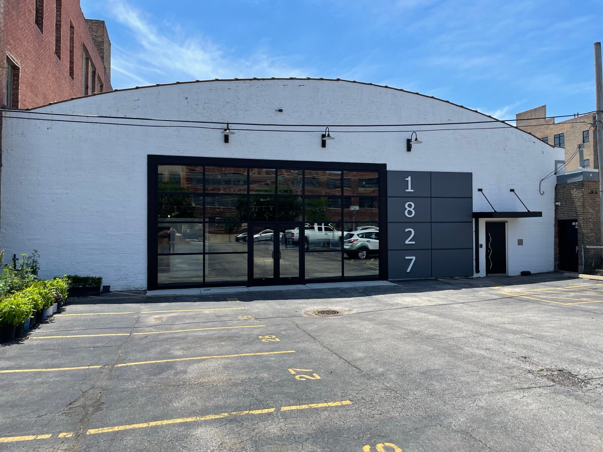 1827 W Hubbard St, Chicago, IL à louer Photo de l’immeuble– Image 1 sur 2