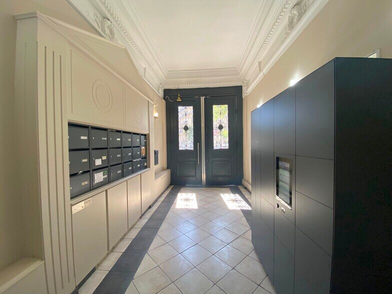 5 Place Sadi Carnot, Marseille à louer - Hall d’entrée – Image 2 sur 5