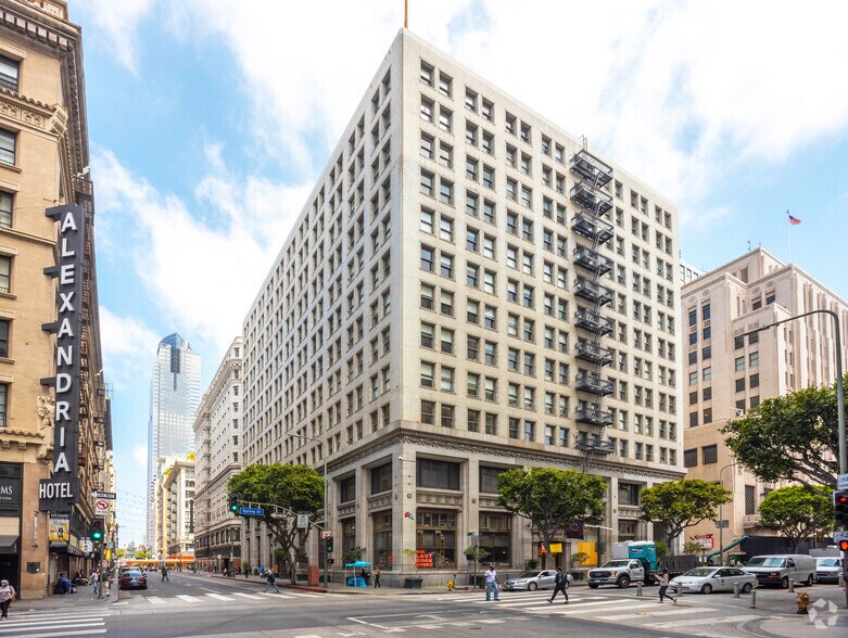 453 S Spring St, Los Angeles, CA à louer - Photo principale – Image 2 sur 18