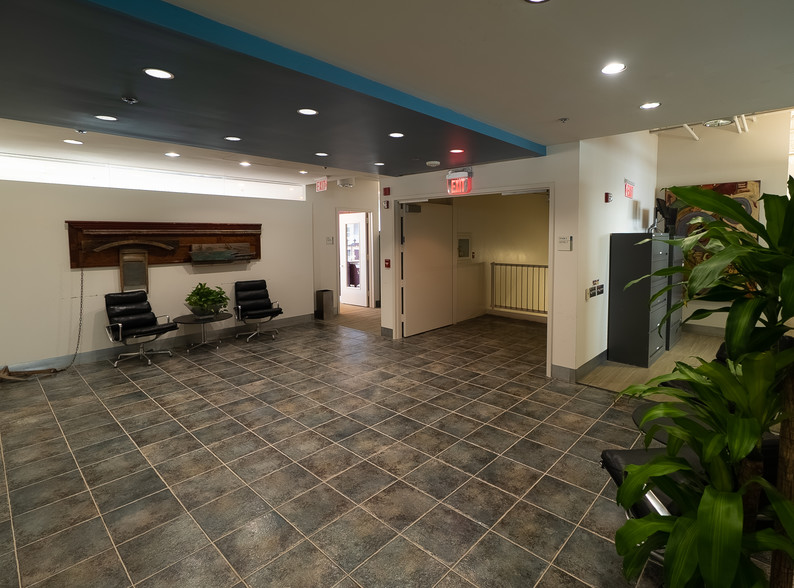1626 E Jefferson St, Rockville, MD à louer - Hall d’entrée – Image 3 sur 3