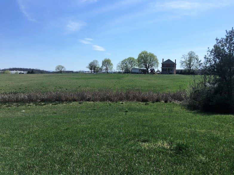 368 Victory Rd, Winchester, VA à vendre - Photo principale – Image 3 sur 10