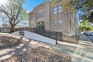 Plus de détails pour 111 E 27th St, Bryan, TX - Bureau, Local commercial à louer