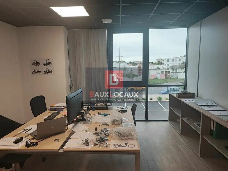 33 Boulevard Du Royaume Uni, Miramas à louer - Photo de l’immeuble – Image 2 sur 12