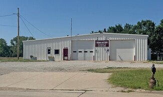 Plus de détails pour 109 Industrial Rd, Halstead, KS - Industriel/Logistique à vendre