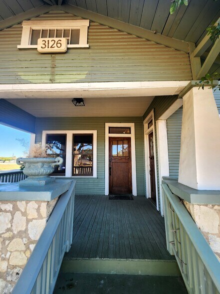 3126 N St. Mary's, San Antonio, TX à louer - Photo de l’immeuble – Image 3 sur 15