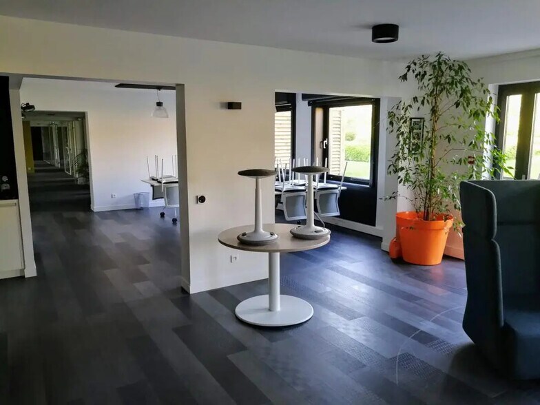 Bureau dans Villeneuve-d'Ascq à vendre - Photo de l’immeuble – Image 3 sur 5