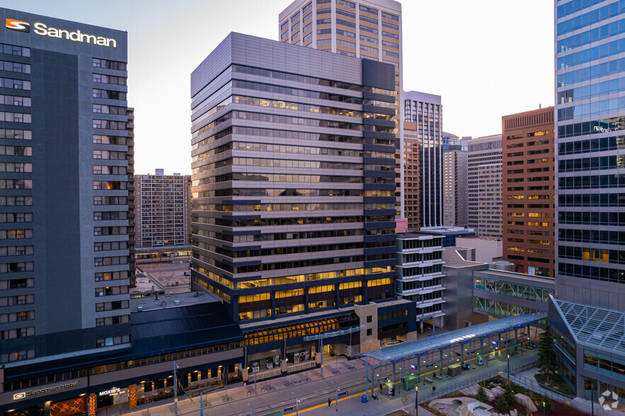 840 7th Ave SW, Calgary, AB à louer - Photo de l’immeuble – Image 2 sur 5