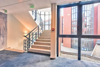 1 Rue James Joule, Guyancourt à louer Photo intérieure– Image 2 sur 4