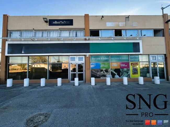 Plus de détails pour Local commercial à louer