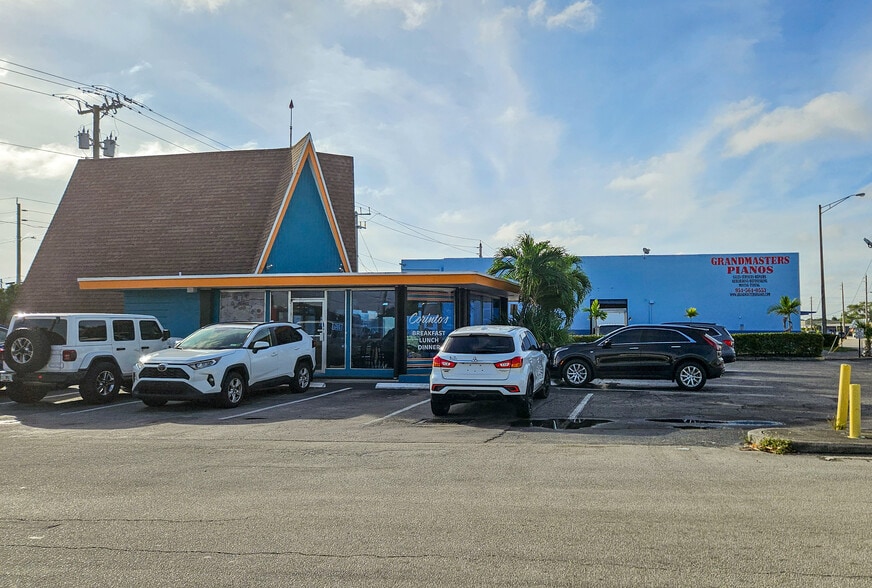 4390 N Dixie Hwy, Oakland Park, FL à vendre - Photo de l’immeuble – Image 3 sur 4