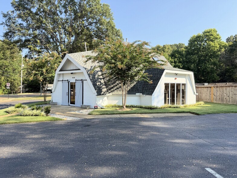 538 S Center St, Collierville, TN à vendre - Photo de l’immeuble – Image 2 sur 30