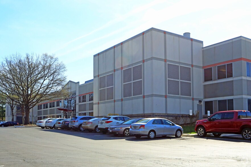 1330 Piccard Dr, Rockville, MD à louer - Photo de l’immeuble – Image 2 sur 5