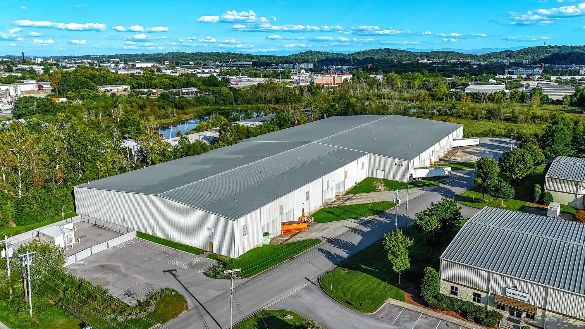 189,000 SF Dual-Building Campus portefeuille de 2 biens à vendre sur LoopNet.fr Photo de l’immeuble– Image 1 sur 35