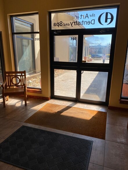 32 Worlds Fair Dr, Somerset, NJ à louer - Photo intérieure – Image 3 sur 13