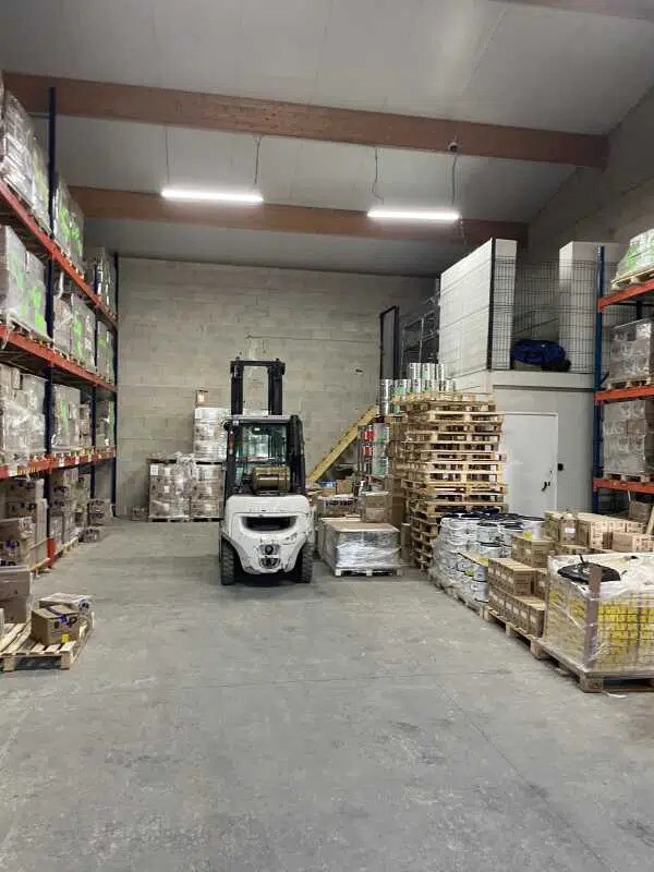 Plus de détails pour Bureau, Local d'activités à louer