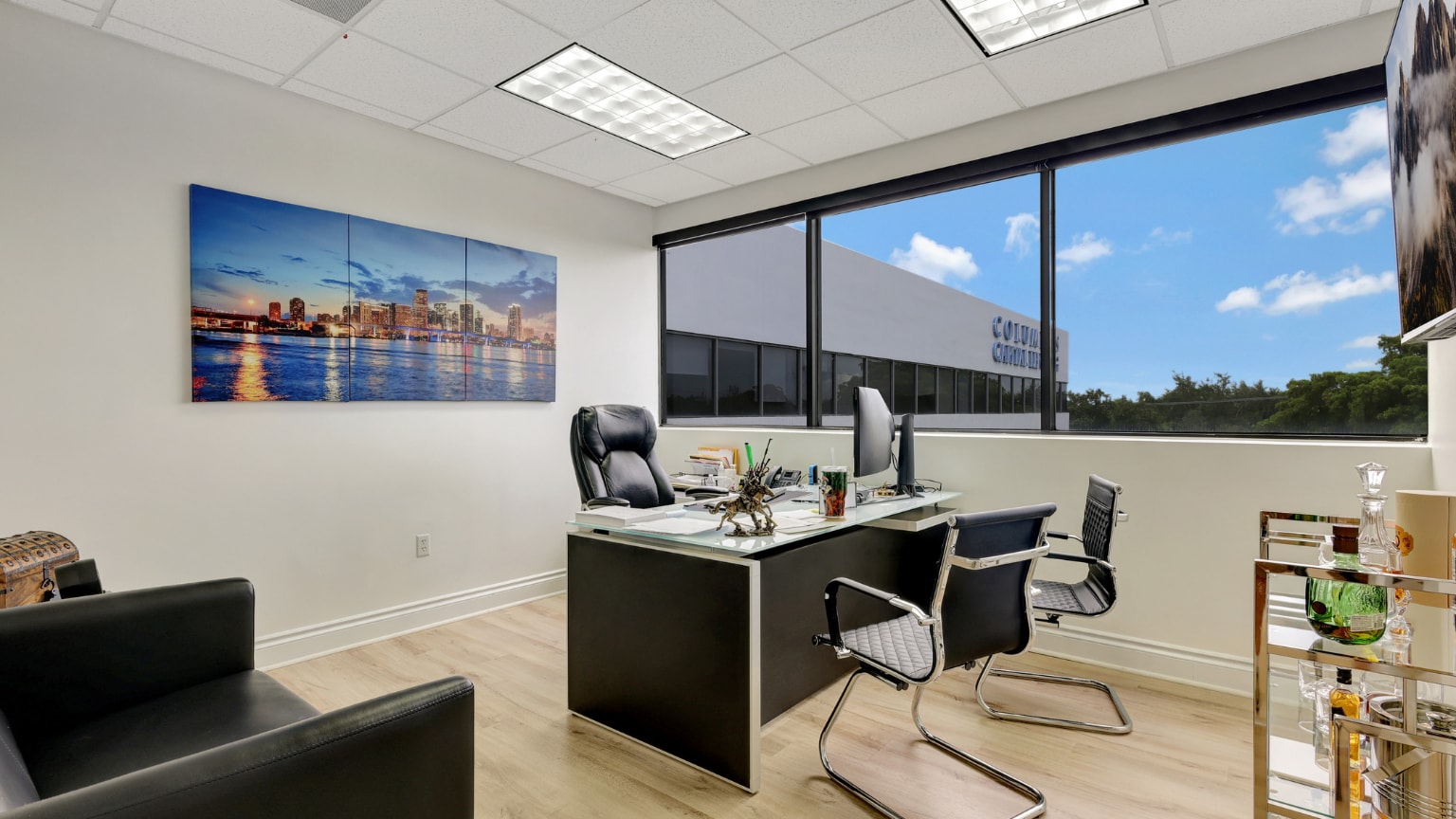 14750 NW 77th Ct, Miami Lakes, FL à louer Photo intérieure– Image 1 sur 7