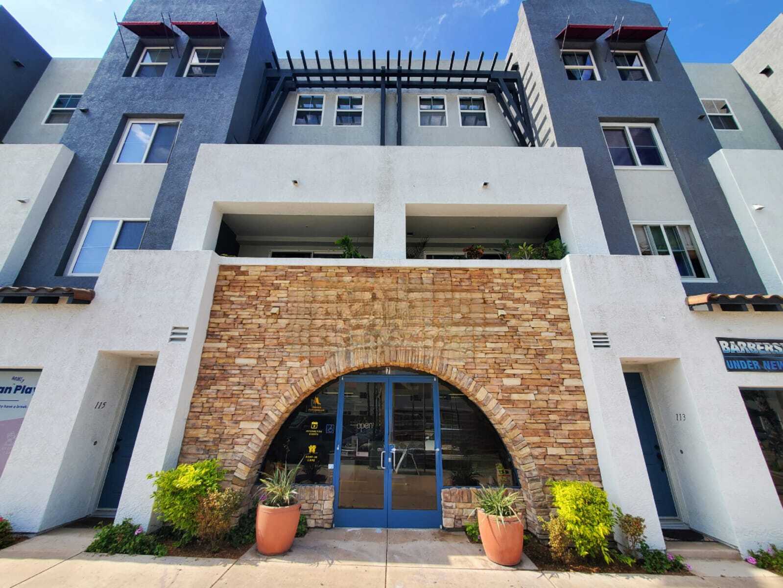 1730-1760 E Palomar St, Chula Vista, CA à louer Photo de l’immeuble– Image 1 sur 1