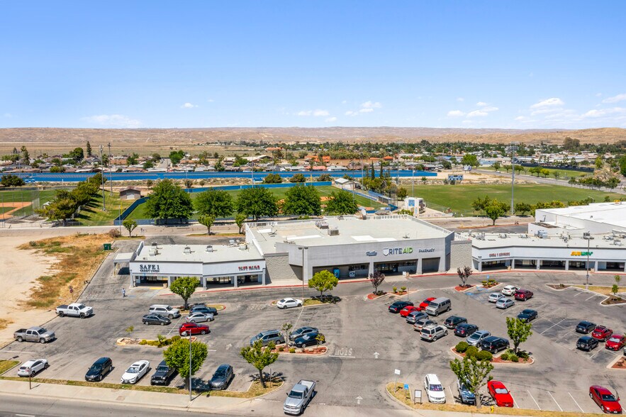 Taft Plaza portefeuille de 3 biens à vendre sur LoopNet.fr - Photo de l’immeuble – Image 3 sur 14