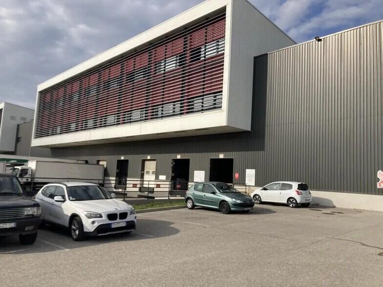 Industriel/Logistique dans La Crau à louer - Photo de l’immeuble – Image 1 sur 7