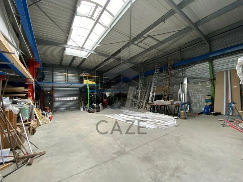 Local d’activités dans Artigues-près-Bordeaux à louer - Photo de l’immeuble – Image 2 sur 6