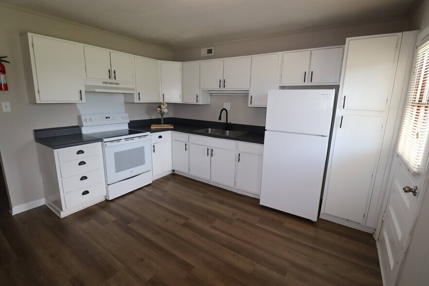 118 Broadhurst Rd, Jacksonville, NC à vendre - Photo de l’immeuble – Image 2 sur 12