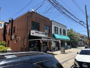 2417 Ditmars Blvd, Astoria, NY à louer Photo intérieure– Image 2 sur 13