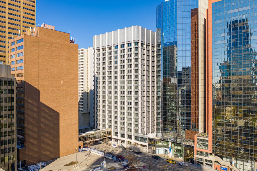 540 5th Ave SW, Calgary, AB à louer - Photo de l’immeuble – Image 1 sur 1